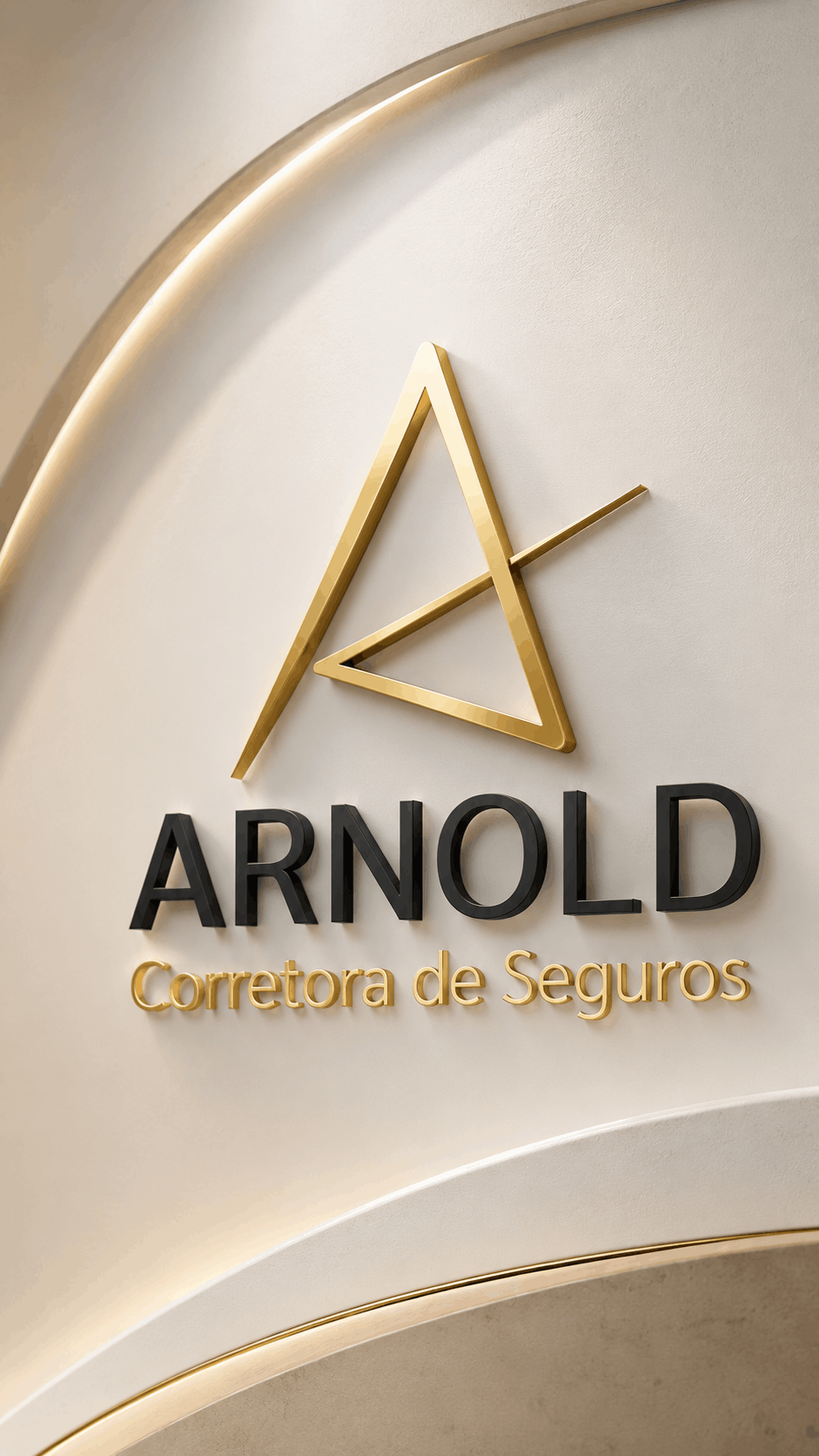Consultora de seguros em atendimento